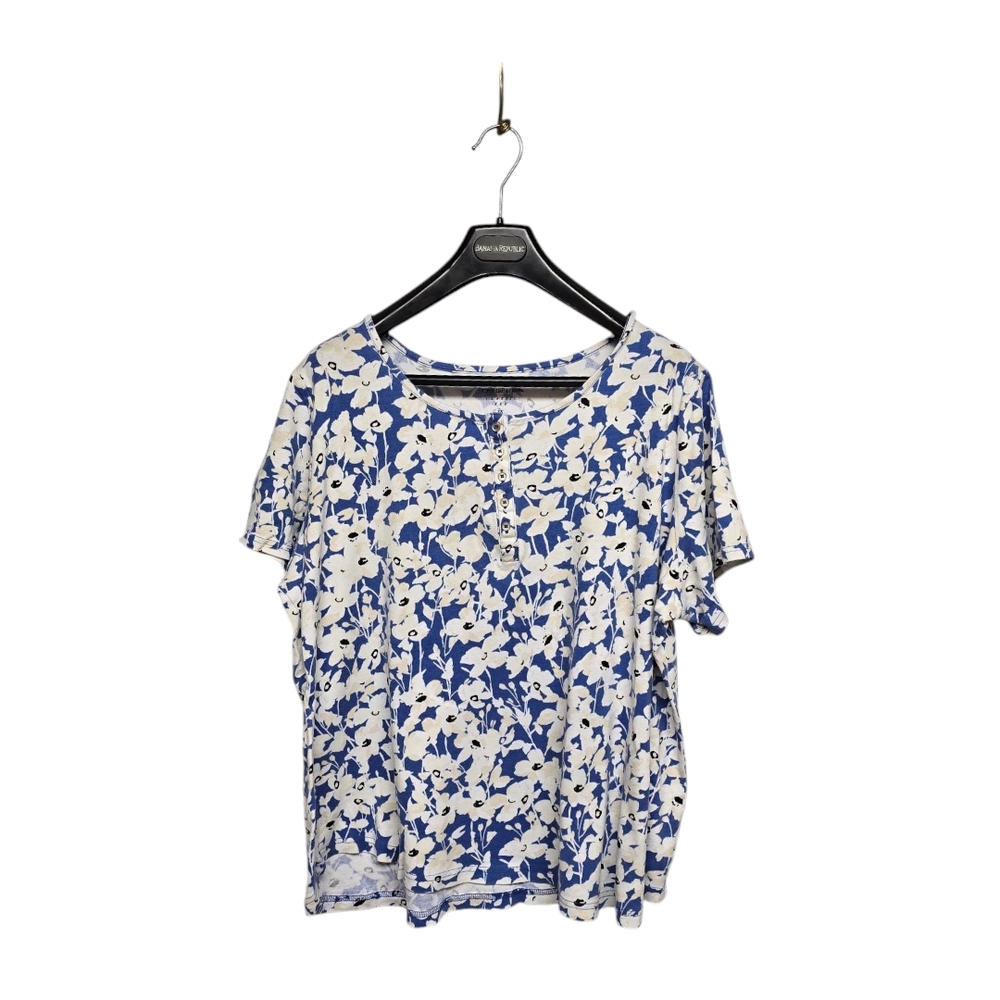 Floral Blue and White Women's Top 2X Button Detail